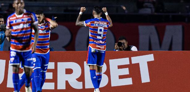 Fortaleza liquida São Paulo em dois chutes e Carpini é hostilizado pelos torcedores.