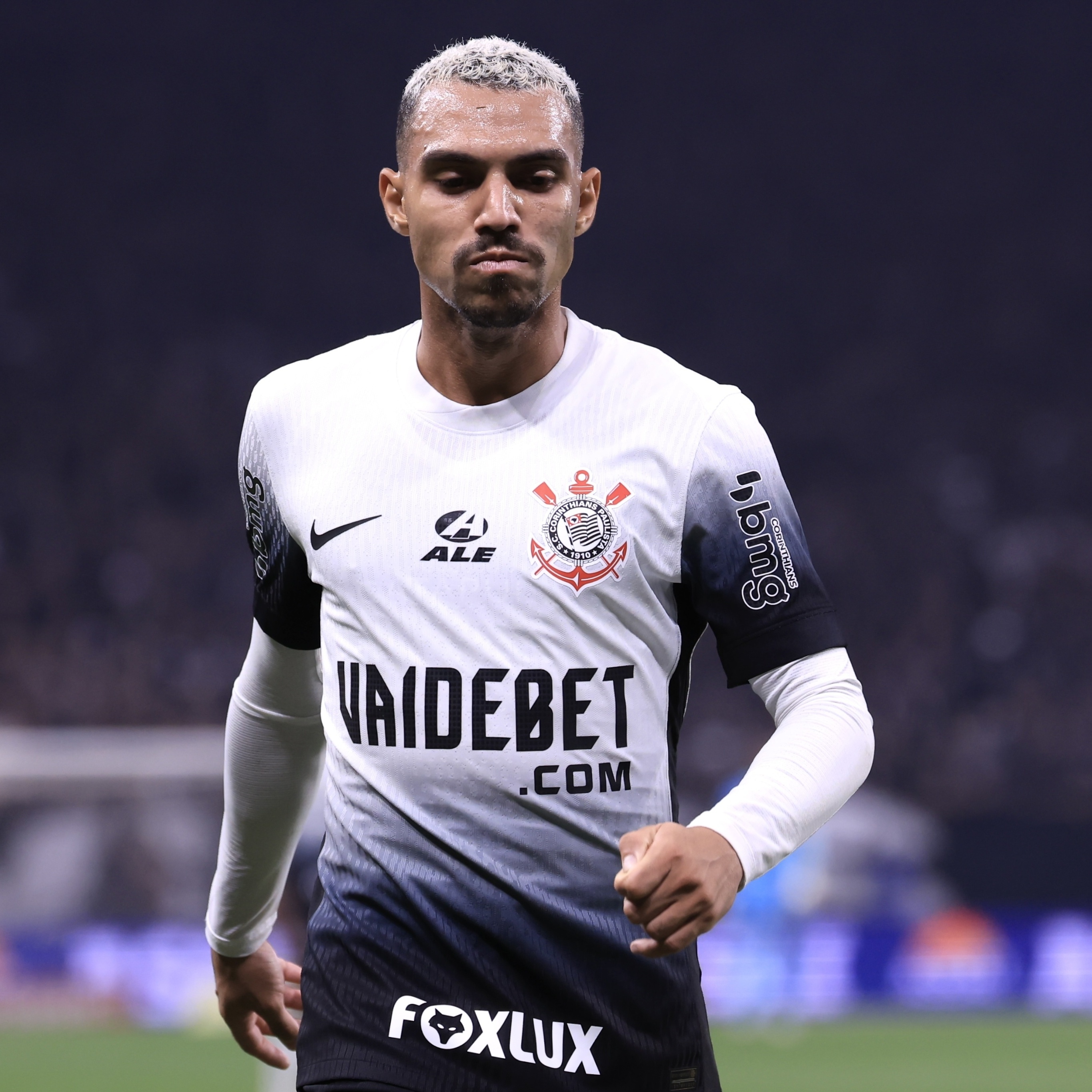 GOOOOL DO TIMÃO! Matheuzinho empata para o Timão!