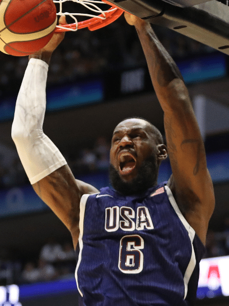 LeBron James, jogador da seleção norte-americana, durante amistoso contra a seleção do Sudão do Sul, em Londres (Reino Unido).