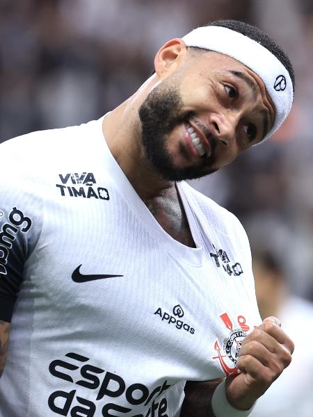 Memphis comemora gol marcado pelo Corinthians contra o Sport no Brasileirão Memphis comemora gol marcado pelo Corinthians contra o Sport no Brasileirão