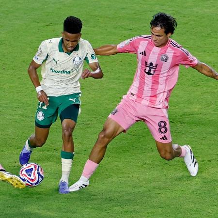 Estêvão tenta fazer a jogada em Inter Miami x Palmeiras, confronto do Mundial Estêvão tenta fazer a jogada em Inter Miami x Palmeiras, confronto do Mundial