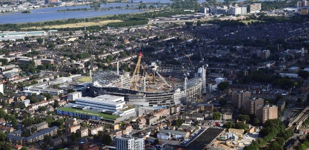 Foto mostra construção de novo estádio do Tottenham em julho de 2017 - Dan Mullan/Getty Images