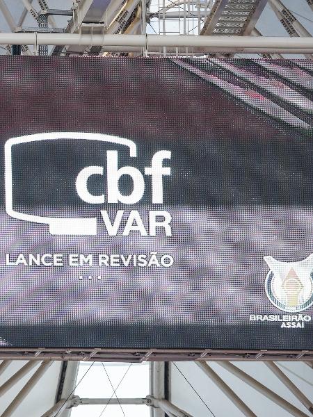 VAR é utilizado em partida do Brasileirão