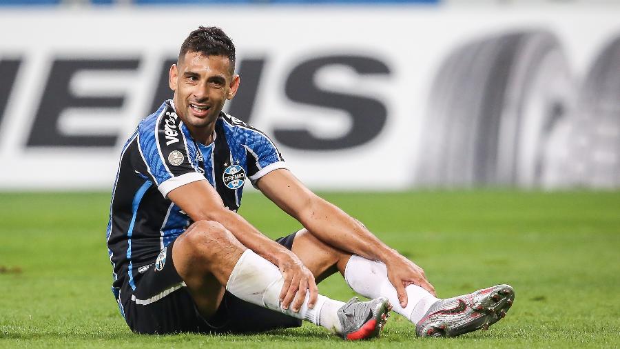 Diego Souza durante jogo do Grêmio contra o Internacional, em jogo do Gauchão 2020 - Pedro H. Tesch/AGIF