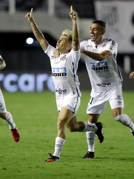 Soteldo comemora gol do Santos contra o Boca Juniors na semifinal da Libertadores - Andre Penner ? Pool/Getty Images