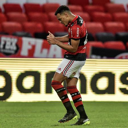 Rodrigo Muniz comemora seu gol  - Thiago Ribeiro/AGIF