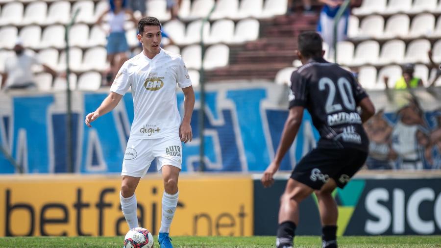 Marco Antônio (esq) jogou na base como meia, mas Luxemburgo entende que jogador é volante - Bruno Haddad/Cruzeiro