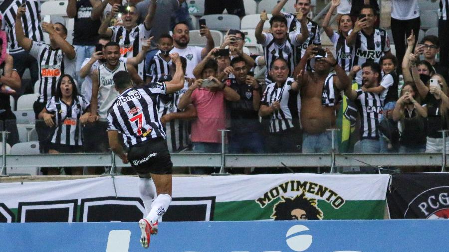 Hulk comemora seu primeiro gol na partida entre Atlético-MG e Ceará no Mineirão - Fernando Moreno/AGIF