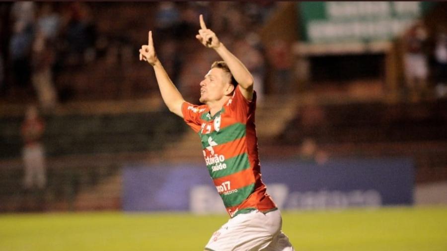 Marzagão comemora gol contra São Caetano - Dorival Rosa/Portuguesa