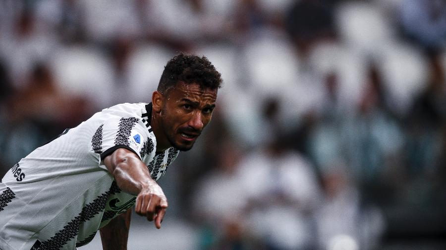 Danilo durante partida da Juventus contra a Roma pelo Campeonato Italiano, quando atuou como zagueiro - Matteo Bottanelli/NurPhoto via Getty Images