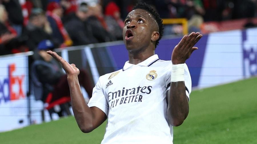 Vinicius Jr comemora um dos gols do Real Madrid contra o Liverpool - Fantasista/Getty Images