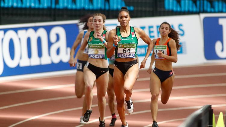 Salma Paralluelo compete em corrida de 400m no Campeonato Espanhol de Atletismo 