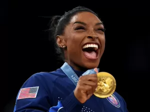 Biles aposenta salto do ouro e diz que pode competir em Los Angeles-2028