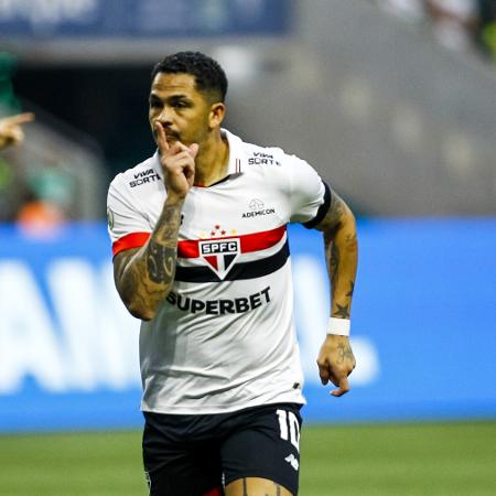 Luciano comemora após marcar pelo São Paulo contra o Palmeiras, no Brasileiro