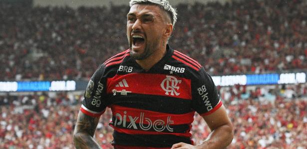 Arrascaeta recebe aprovação de ídolos para usar camisa 10 no Flamengo