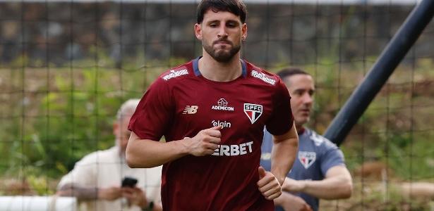 Calleri se une ao São Paulo na Colômbia e retoma treinamentos pós-cirurgia
