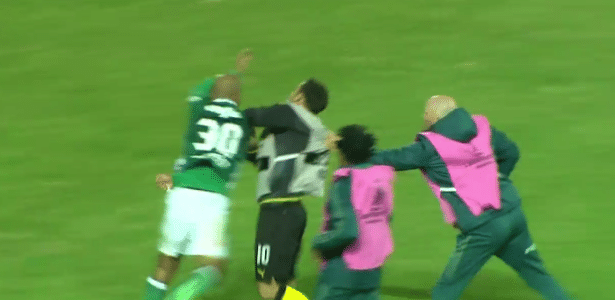 Jogo do Palmeiras termina em briga, e Felipe Melo acerta soco em uruguaio