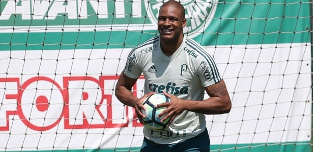 De volta? Jailson trabalha para treinar normalmente a partir da próxima semana - Cesar Greco/Ag. Palmeiras