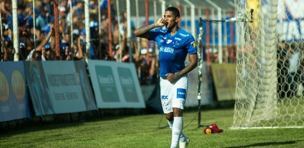 Raniel comemora gol do Cruzeiro contra o Guarani-MG - Bruno Haddad/Cruzeiro