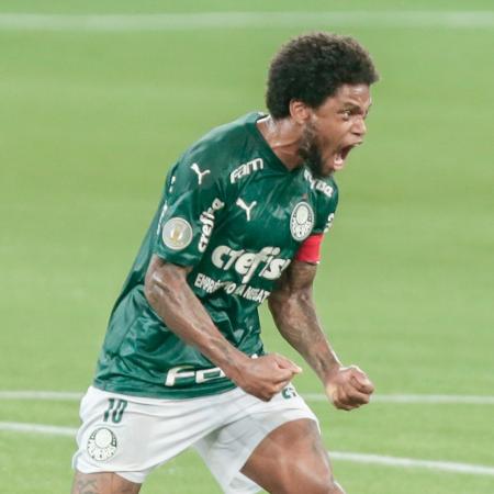 Luiz Adriano celebra gol pelo Palmeiras contra o Corinthians - Marcello Zambrana/AGIF