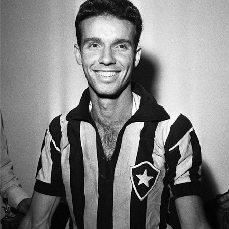 Zagallo, quando jogador, com a camisa do Botafogo