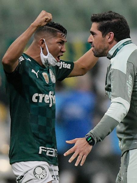 Rony e Abel Ferreira comemoram gol do Palmeiras no duelo contra o São Paulo, pela Libertadores - Staff/Conmebol