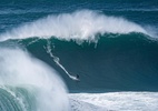 Surfista brasileiro tem orelha rasgada após perrengue em Nazaré; veja - Hélio Antônio