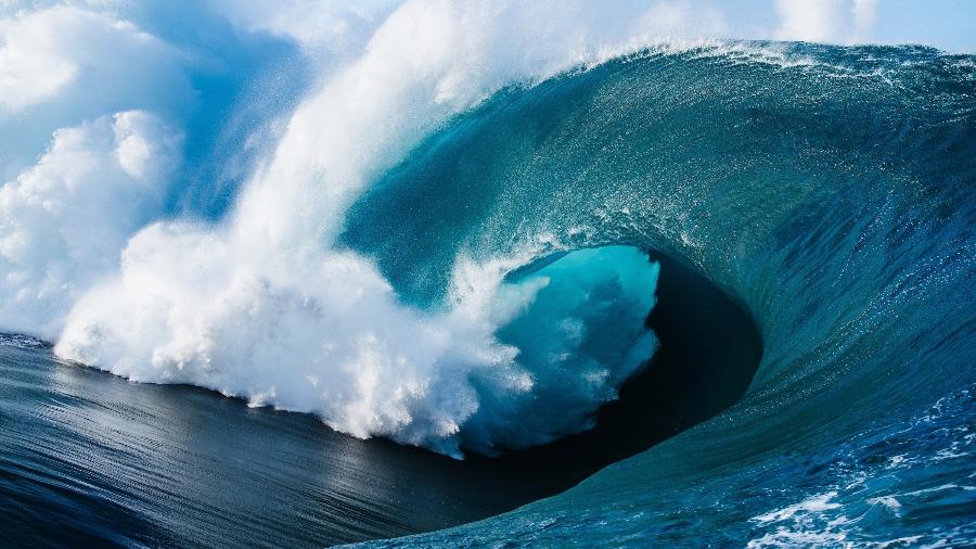Onda de Teahupo"o, no Taiti: fenômeno é formado pela ação do vento - WSL/Dunbar via Getty Images