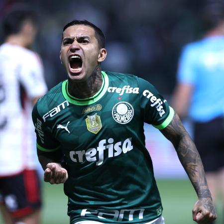 Dudu, do Palmeiras, comemora seu gol sobre o Flamengo, pelo Brasileirão - Marcello Zambrana/AGIF