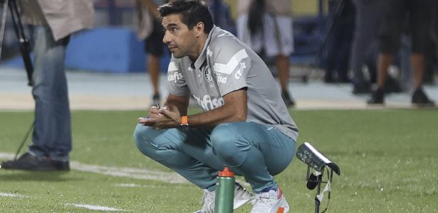 Abel adverte sobre identidade de jovens do Palmeiras: possível substituição de Endrick.