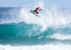 Surfe: Americano arranca 10 com aéreo absurdo; brasileira escapa da degola - Cait Miers/WSL