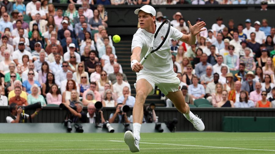 Jannik Sinner na terceira rodada de Wimbledon em 2025 - REUTERS/Toby Melville