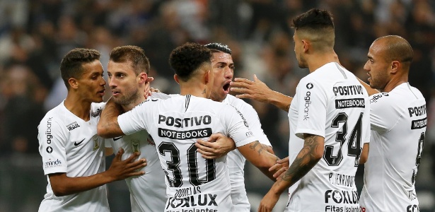 Corinthians foi às compras e já contratou 14 jogadores depois do retorno de Andrés  - MARCO GALVãO/FOTOARENA/ESTADÃO CONTEÚDO