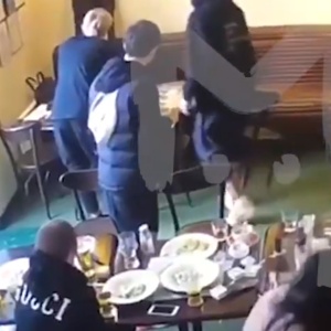 Kokorin agride funcionário público em bar de Moscou - Reprodução - Reprodução
