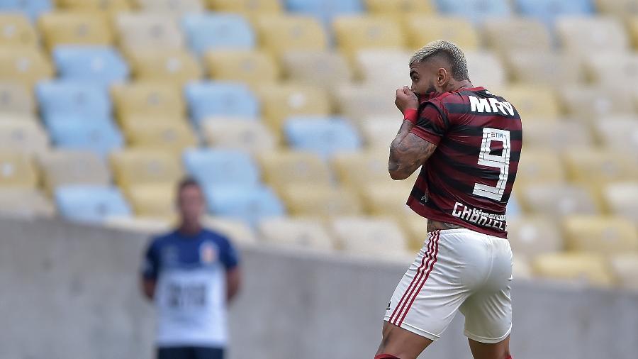 Gabigol comemora gol do Flamengo contra o Athletico: atacante deve estar em campo - Thiago Ribeiro/AGIF