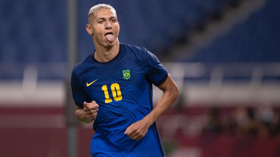 Richarlison comemora gol na partida da seleção brasileira contra a Arábia Saudita pelas Olimpíadas - Lucas Figueiredo/CBF
