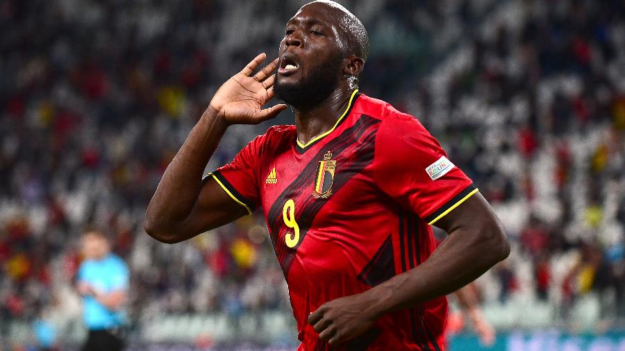Romelu Lukaku comemora segundo gol da Bélgica contra a França na Liga das Nações - REUTERS