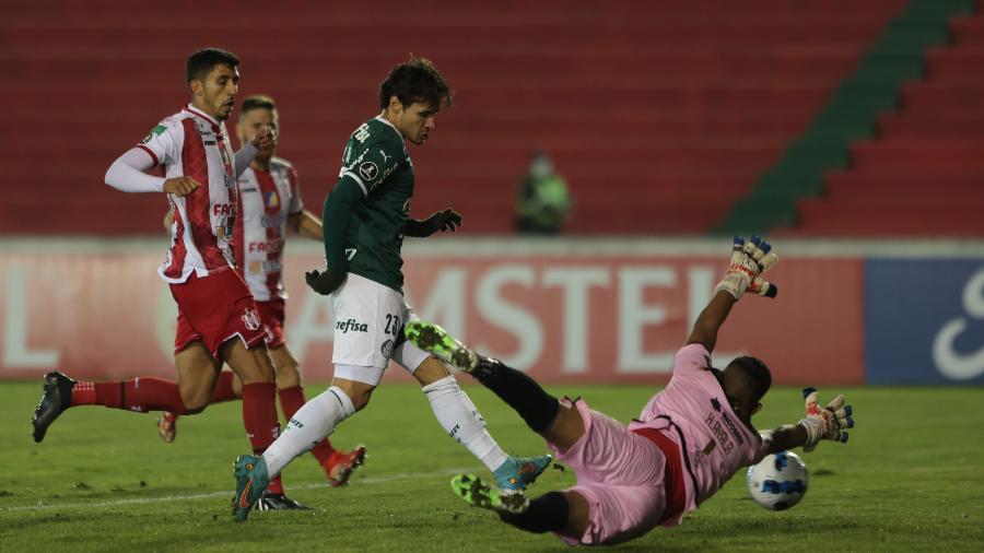 Raphael Veiga, do Palmeiras, faz seu segundo gol diante do Independiente Petrolero, pela Libertadores - Staff Images / CONMEBOL