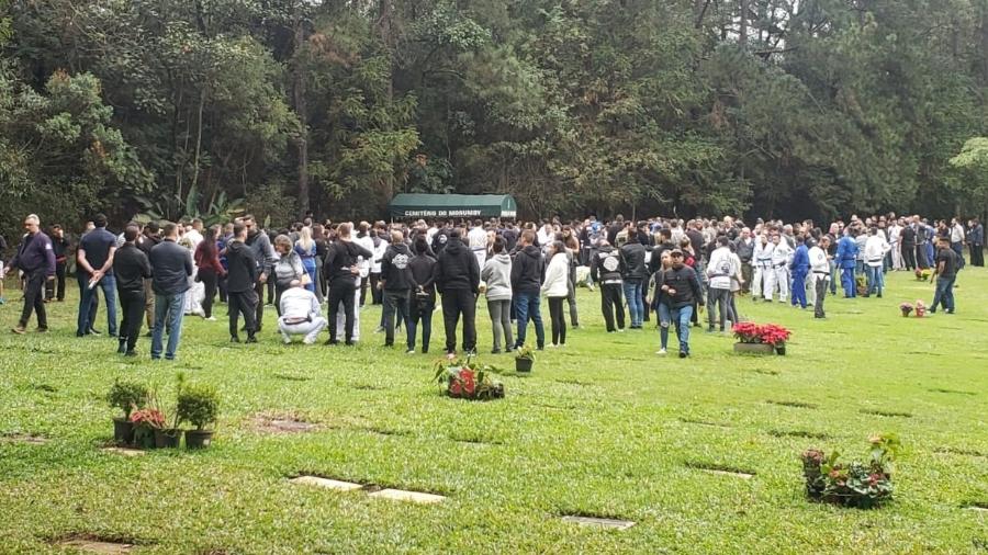Morto no último fim de semana durante uma festa, o lutador Leandro Lo foi velado no Cemitério do Morumbi, em São Paulo - Ag Fight