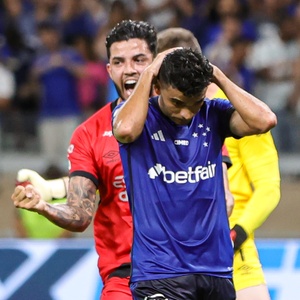 Cruzeiro busca empate com o Athletico-PR, mas segue ameaçado no Brasileirão