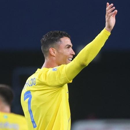 Cristiano Ronaldo comemora gol do Al Nassr contra Al Tai