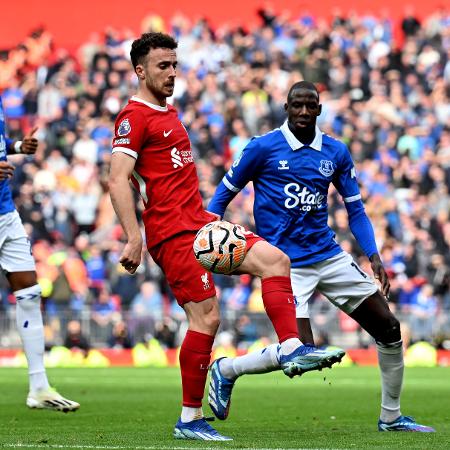 Diogo Jota, do Liverpool, durante partida contra o Everton pelo Campeonato Inglês - Andrew Powell/Liverpool FC via Getty Images
