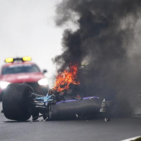 Carro de Logan Sargeant pega fogo após batida em treino no GP da Holanda de Fórmula 1