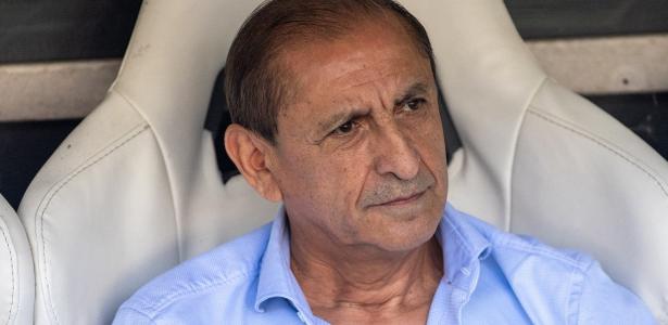 Derrota do Corinthians evidencia carência de reforço na zaga solicitado por Ramón Díaz.