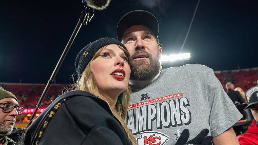 Taylor Swift e Travis Kelce estão noivos