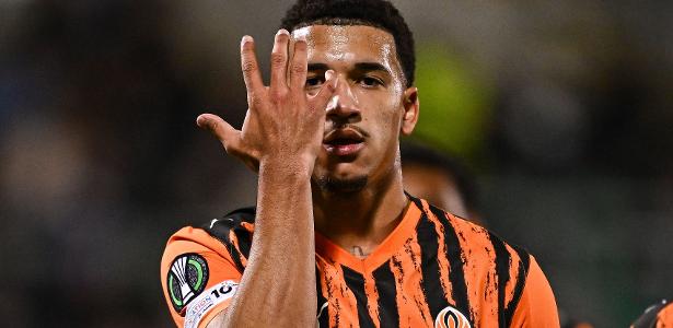 Quem é o brasileiro do Shakhtar disputado por Manchester United e Arsenal