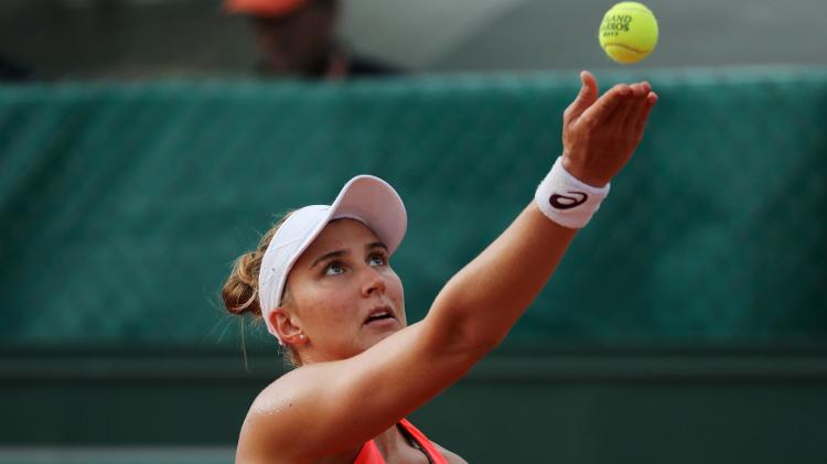 Tenista brasileira Bia Haddad em ação contra a russa Elena Vesnina pela primeira rodada em Roland Garros - Pascal Rossignol/Reuters - Pascal Rossignol/Reuters