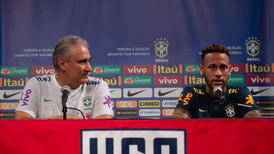 Tite (e) não cogita tirar a faixa de capitão e a moral de Neymar na seleção brasileira, mesmo após polêmicas - Pedro Martins / MoWA Press