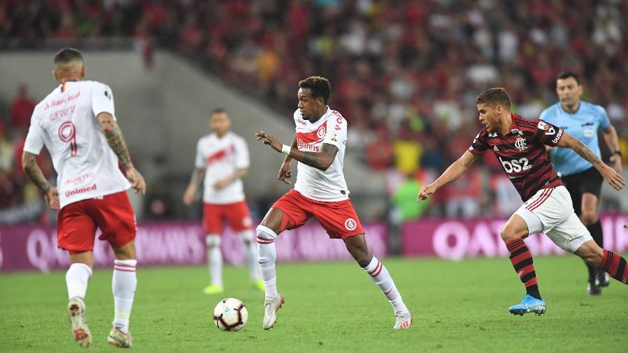 Edenilson lamentou erro que resultou no primeiro gol do Flamengo contra o Inter - Ricardo Duarte/Inter