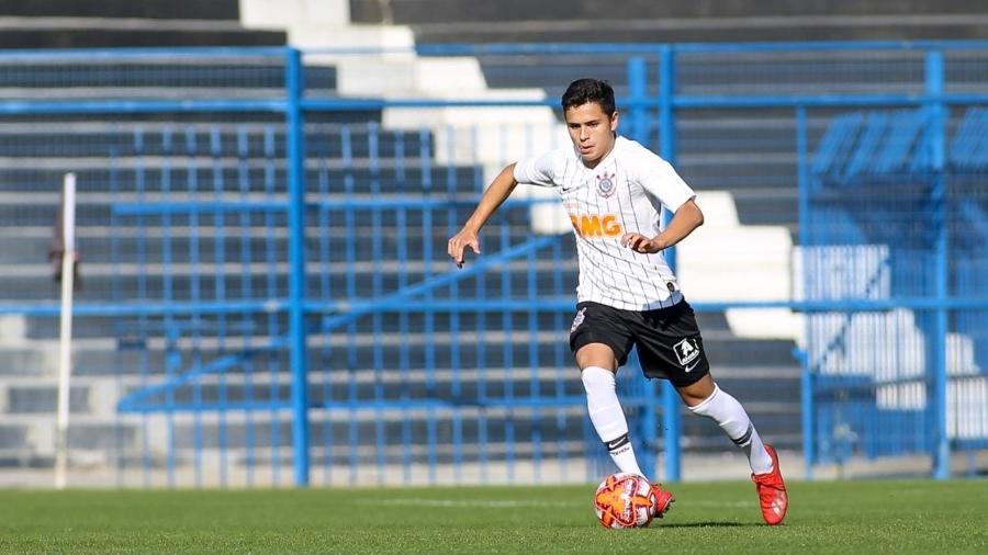 Thomas Agustin é nascido na Argentina e radicado no Brasil desde 2010; ele atua como zagueiro e volante na base do Corinthians  - Rodrigo Coca/Agência Corinthians
